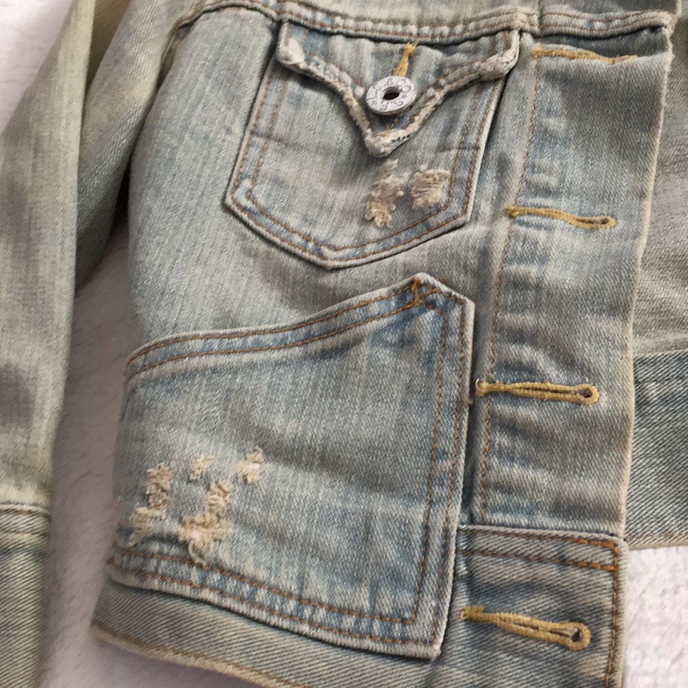 Levi’s Denim Jacket - Picture 4 of 5
